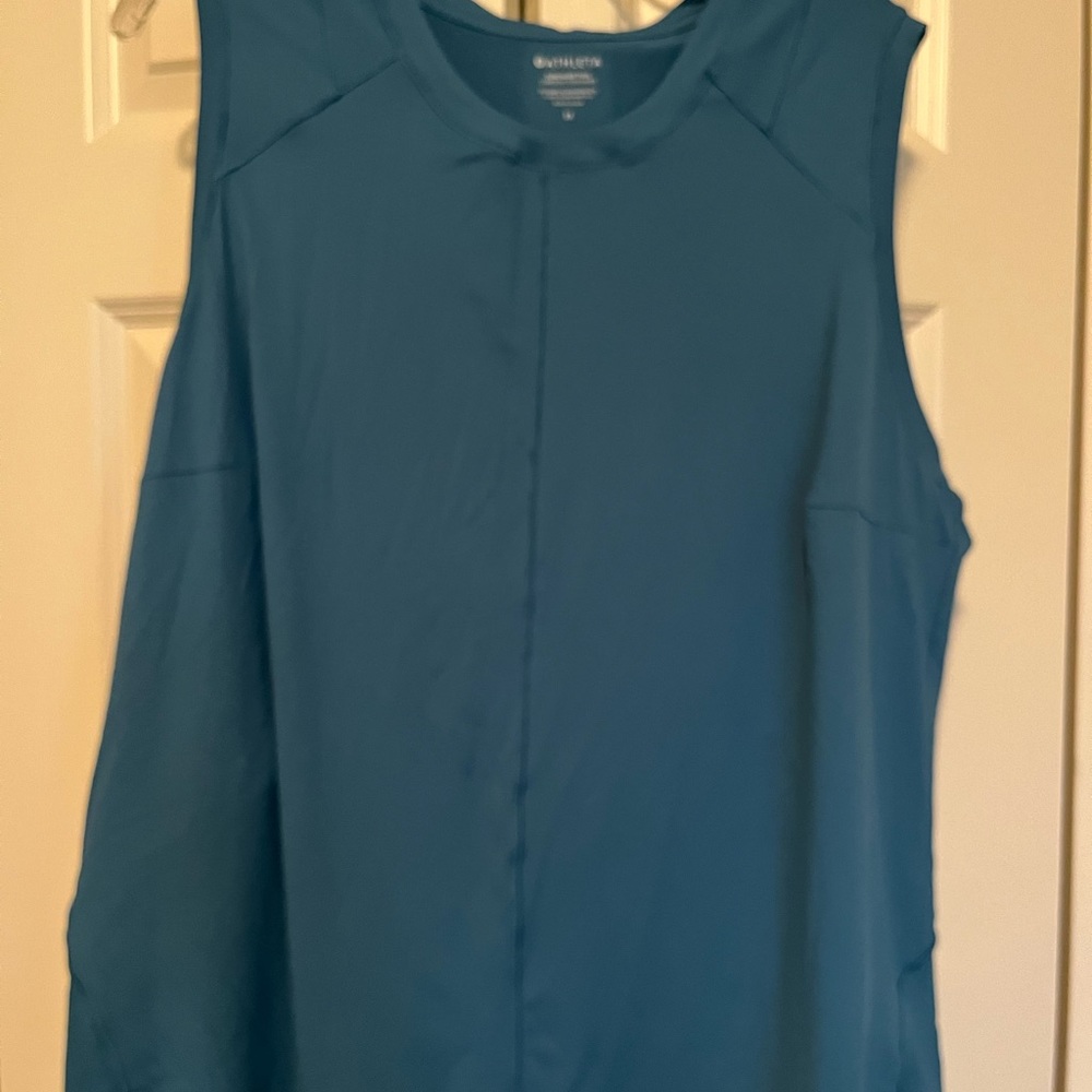 Athleta Sunchaser tank zip pouch in the back size 2X green